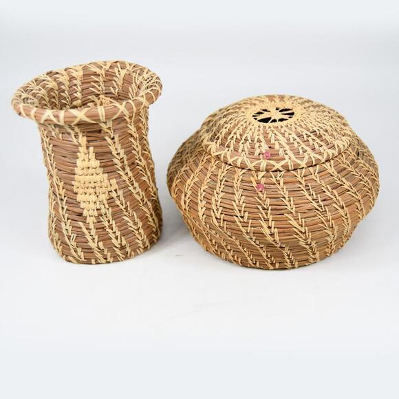 Vtg Native American Indian Coushatta Pine Needle Raffia Round Lidded Basket Vase